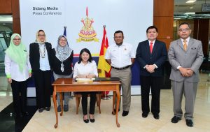 Menteri MESTECC Turun Padang Memeriksa Infrastruktur Pencegahan Pembakaran Terbuka di Johan Setia Klang 2