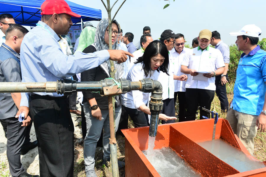 Menteri MESTECC Turun Padang Memeriksa Infrastruktur Pencegahan Pembakaran Terbuka di Johan Setia Klang 6