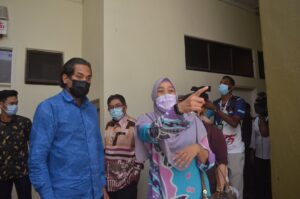 Lawatan kerja Pusat Pemberian Vaksin PPV Kompleks Masyarakat Penyayang Daerah Timur Laut Pulau Pinang 6