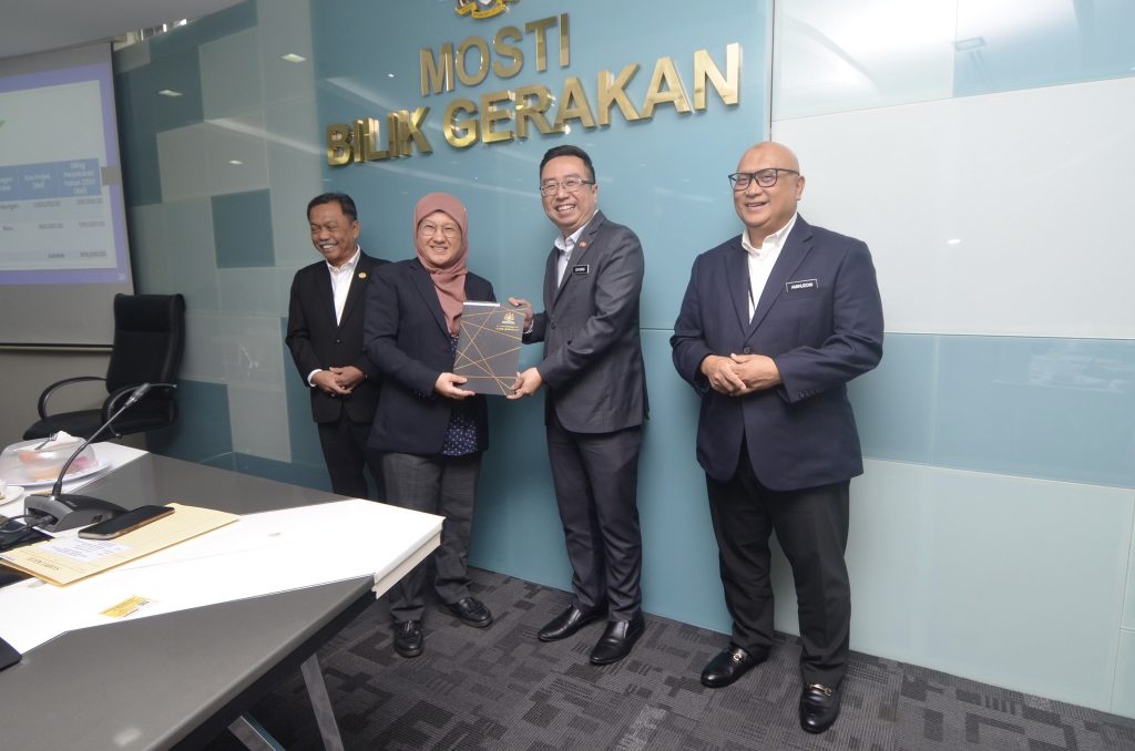 417777704 781932723962385 6350290132567885225 n