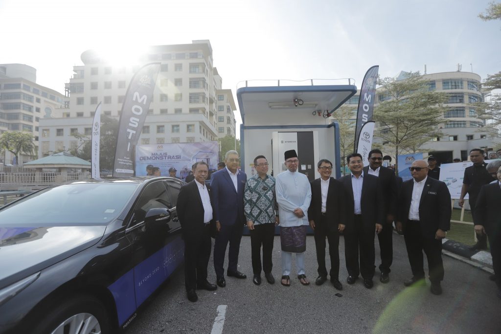 434376240 835300451958945 7972198341443422878 n