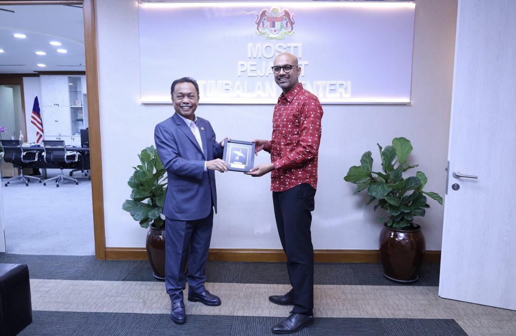 441405843 860460152776308 7419131959804047391 n