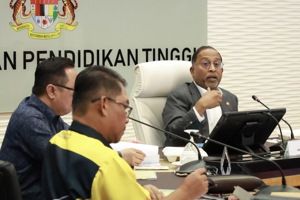 445497806 875168544638802 125596572006481859 n