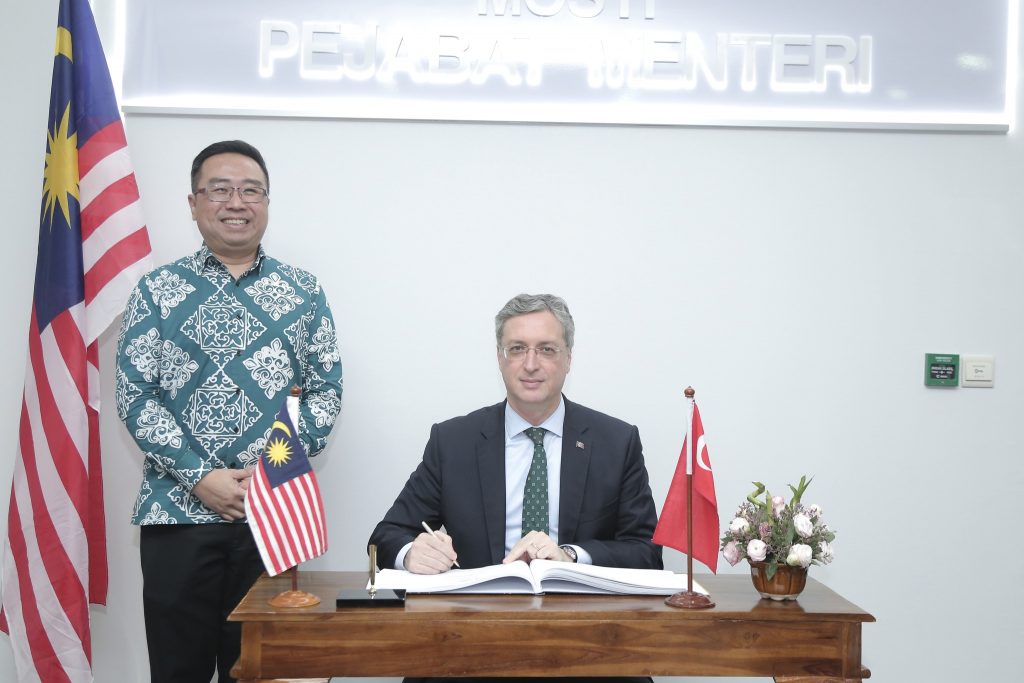 452509232 911196114369378 2196098118679578876 n