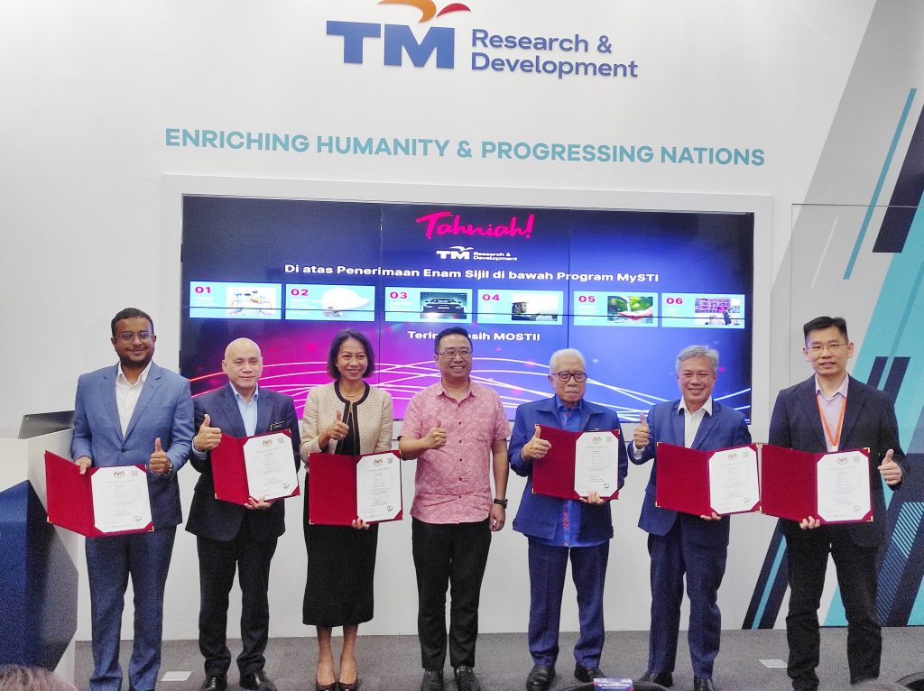 454469148 920008536821469 2103067598640158845 n