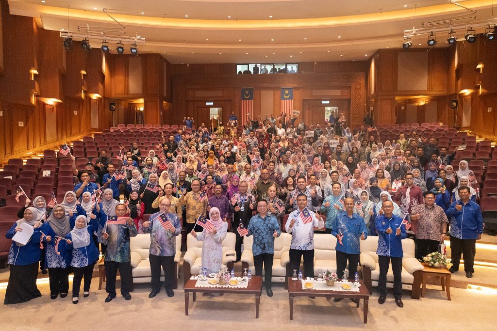 456478823 930851469070509 7770655720116240891 n