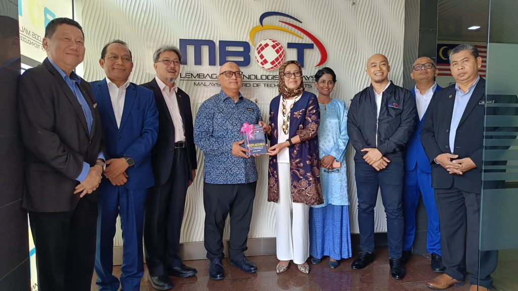 461855132 960565672765755 7598843714828093271 n