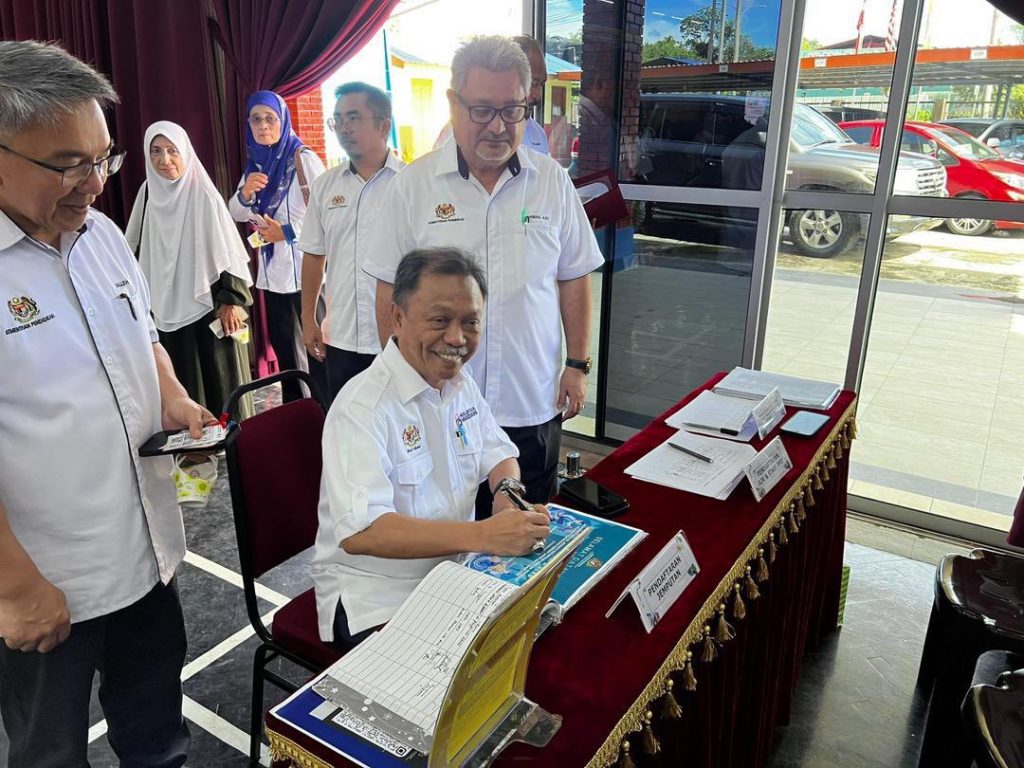 569718427 1277852374370415 2907650873559020550 n