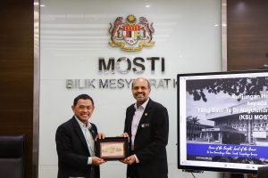 UM X MOSTI 3